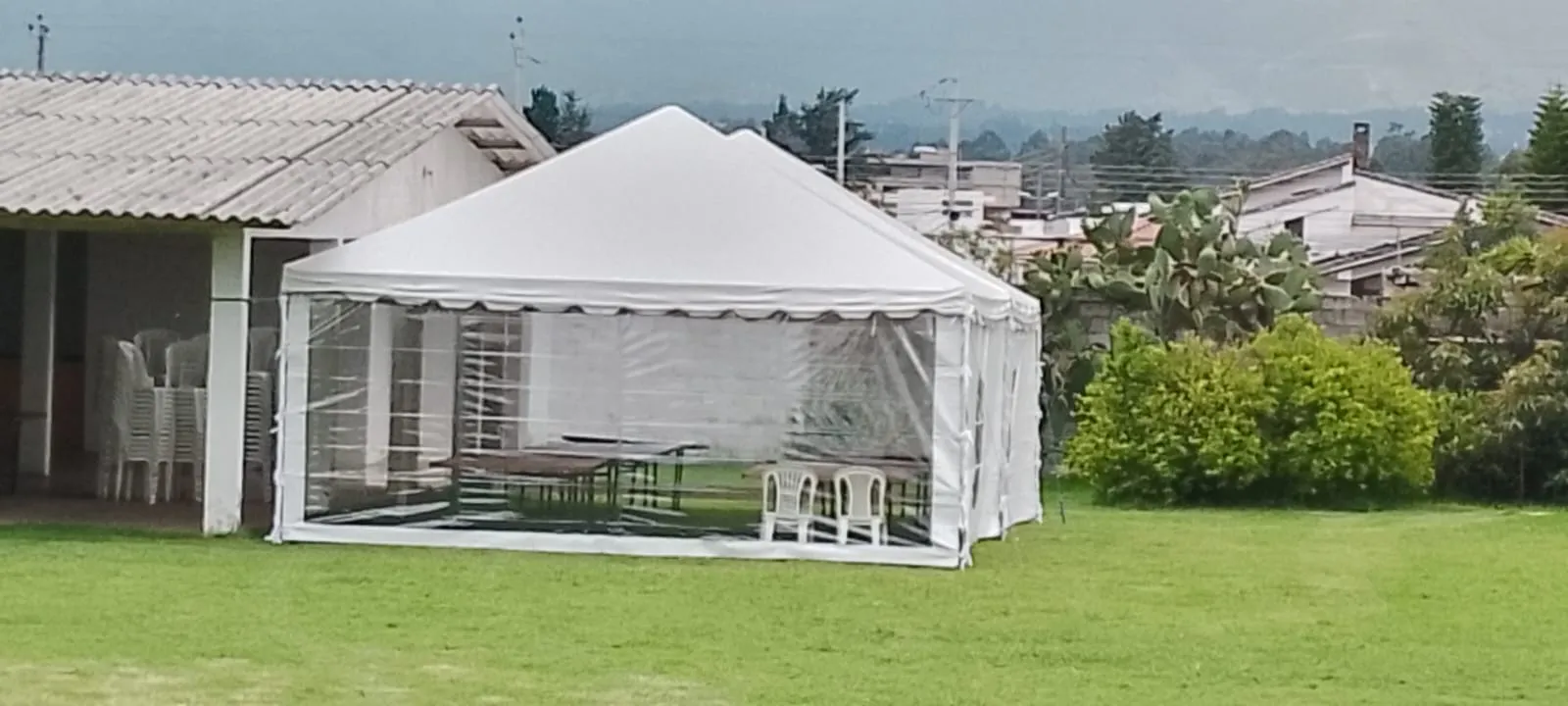 Carpa instalada para evento